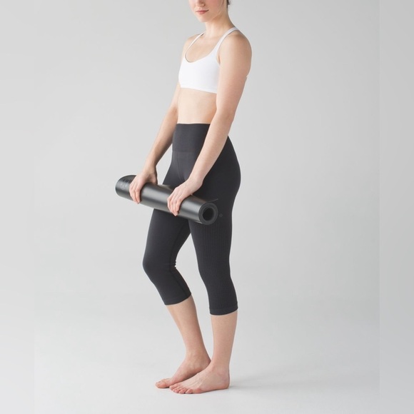 Lululemon Flow & Go Crop Black High Waist Seamless Capri‎ Legging 6 - Picture 1 of 13